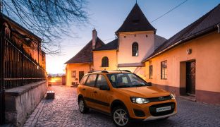 Lada Kalina Cross